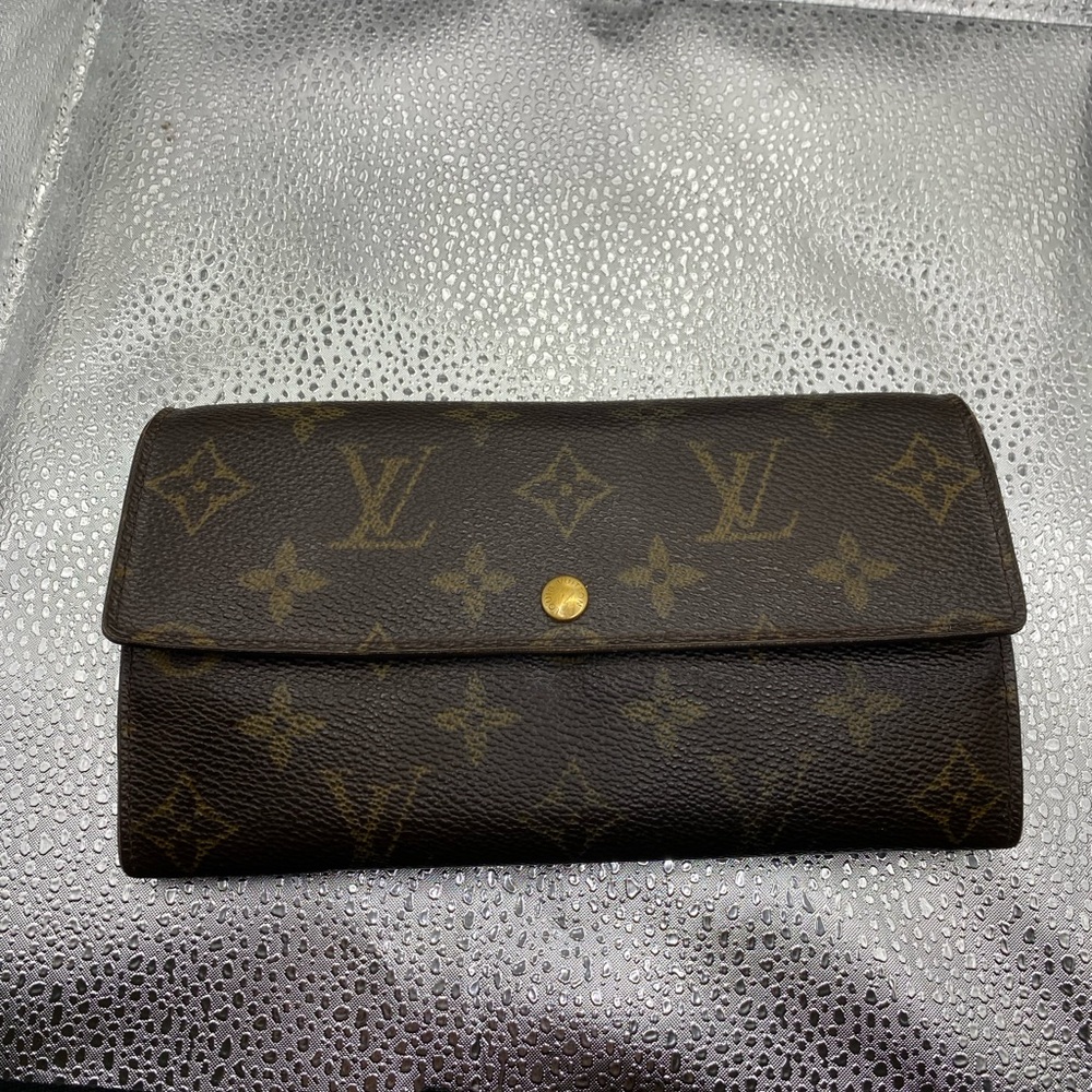 Lv Wallet - image 1